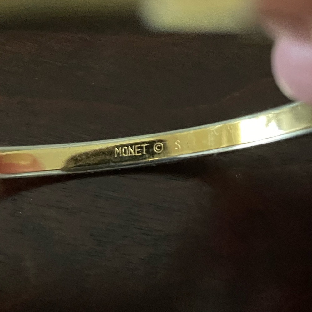 Monet goldtone bangle bracelet - Picture 4 of 5